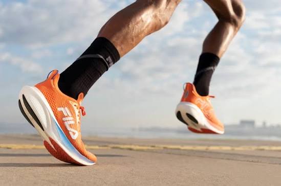 Tênis de corrida ganham novas tecnologias voltadas ao conforto