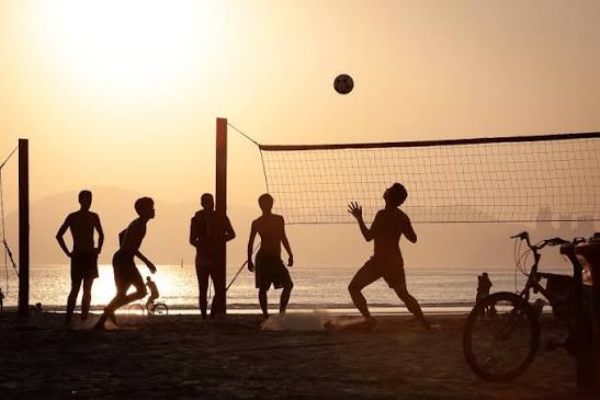 Esportes coletivos ajudam a movimentar comunidades