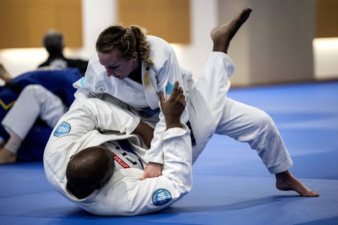 Jiu-jitsu brasileiro mantém crescimento e ganha novos praticantes