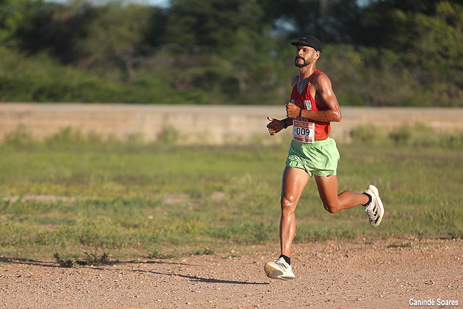 Maratona de 42 km representa desafio de resistência para corredores